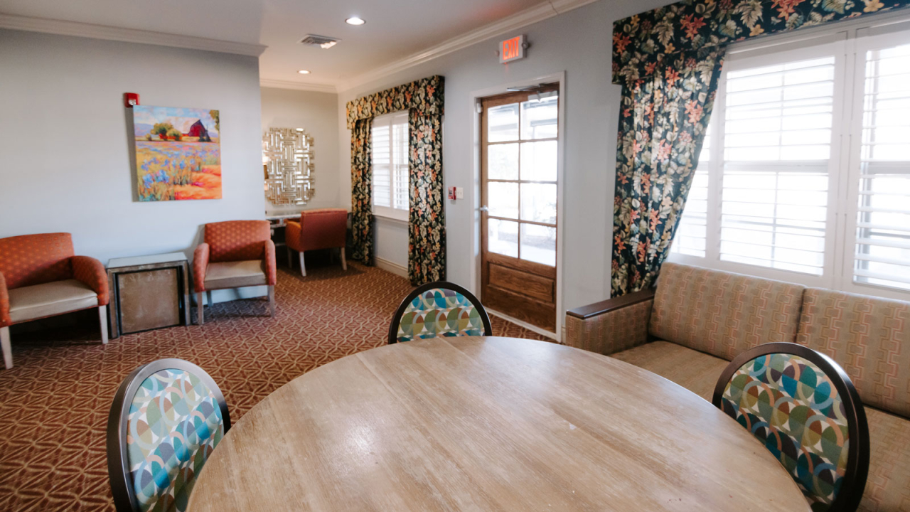 sitting-area-at-Poplar-Grove